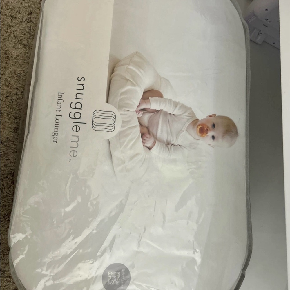 Snuggle Me Infant Lounger